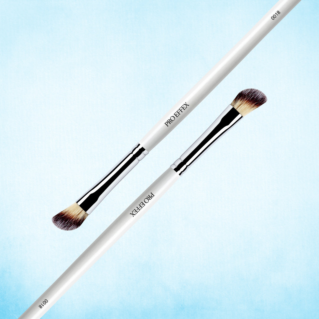 Small Angled Eye Shadow Brush (No 0018)